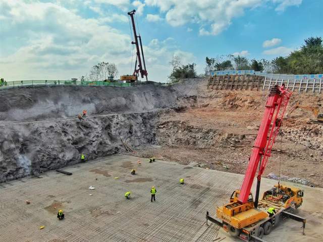 茶園污水處理廠擴(kuò)建工程加速推進(jìn) 土石方施工如火如荼，預(yù)計九月全面竣工